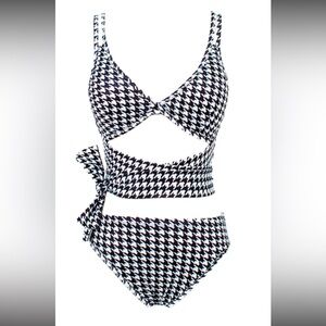 Black and White Houndstooth Bikini worn on singles inferno